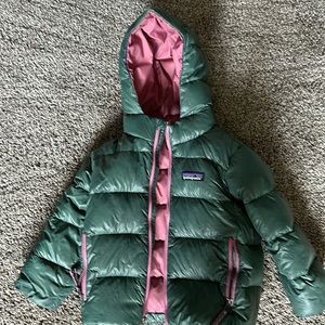 Patagonia size 2t girls down jacket